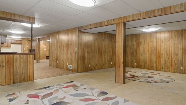 13424 S Utah Avenue, Davenport, IA 52804