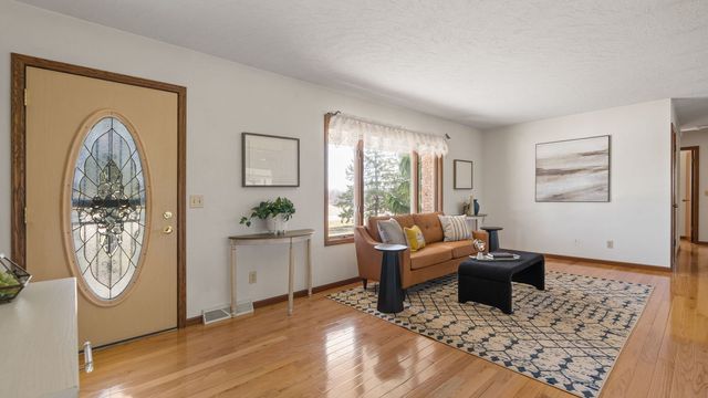 13424 S Utah Avenue, Davenport, IA 52804