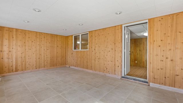 13424 S Utah Avenue, Davenport, IA 52804