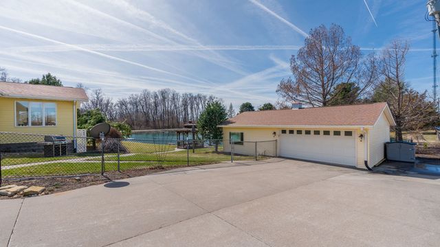 13424 S Utah Avenue, Davenport, IA 52804