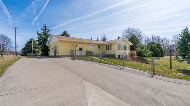 13424 S Utah Avenue, Davenport, IA 52804