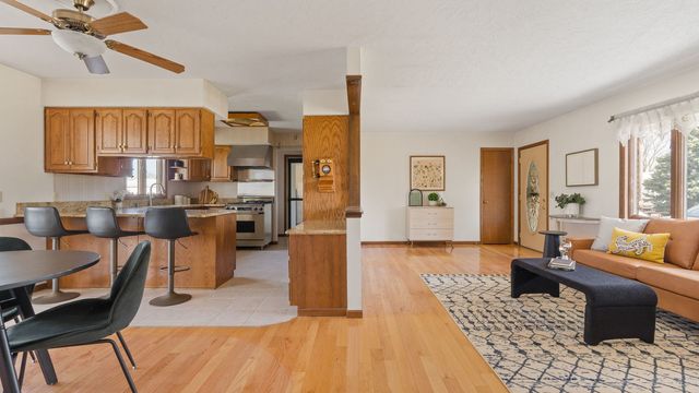 13424 S Utah Avenue, Davenport, IA 52804