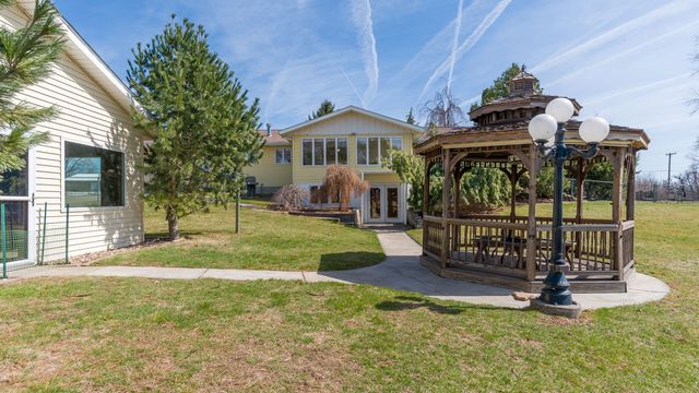 13424 S Utah Avenue, Davenport, IA 52804