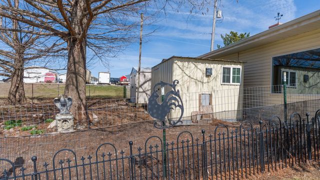 13424 S Utah Avenue, Davenport, IA 52804