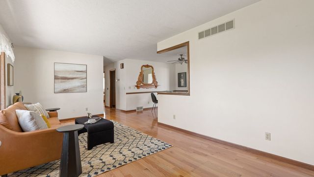 13424 S Utah Avenue, Davenport, IA 52804