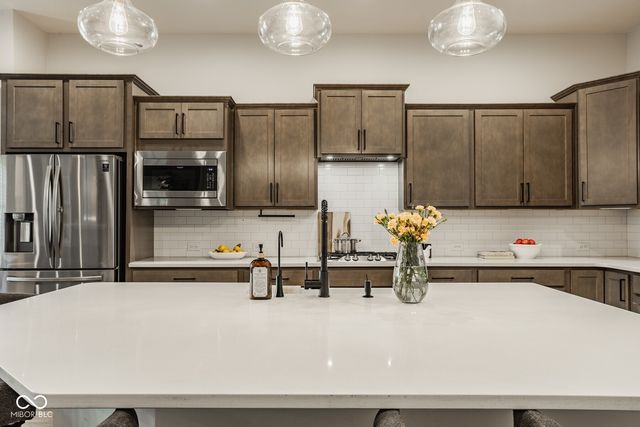 15516 Heatherbank Drive, Westfield, IN 46074