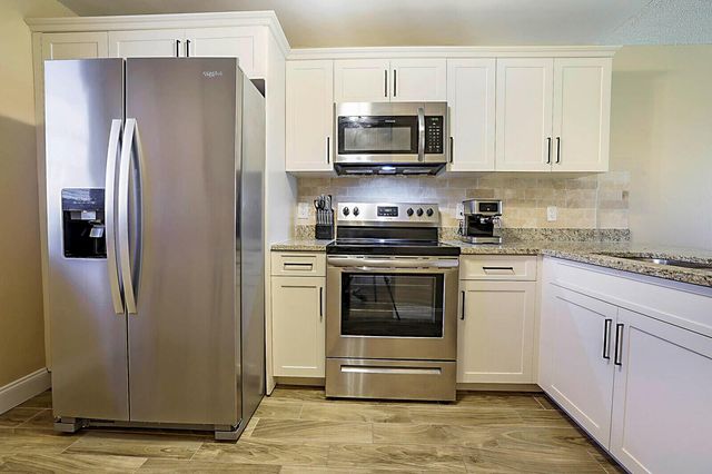 2541 Aragon Boulevard 202, Sunrise, FL 33322