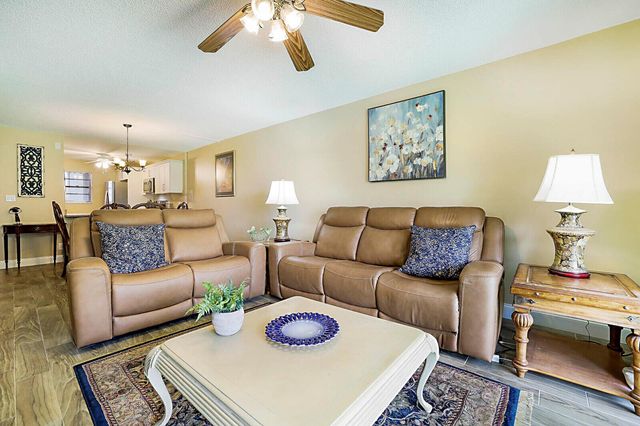 2541 Aragon Boulevard 202, Sunrise, FL 33322
