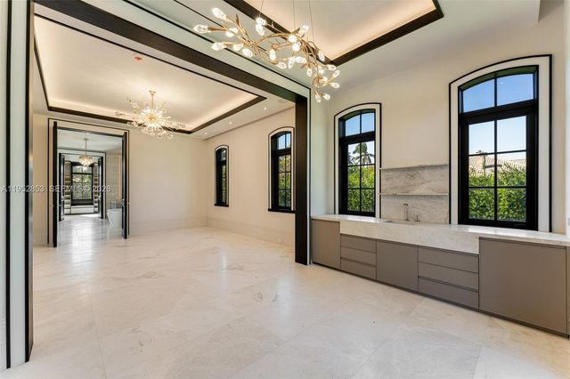 5901 SW 107th St, Pinecrest, FL 33156