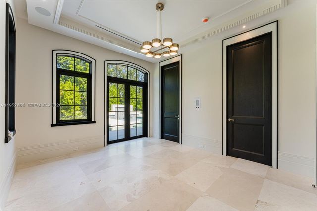 5901 SW 107th St, Pinecrest, FL 33156