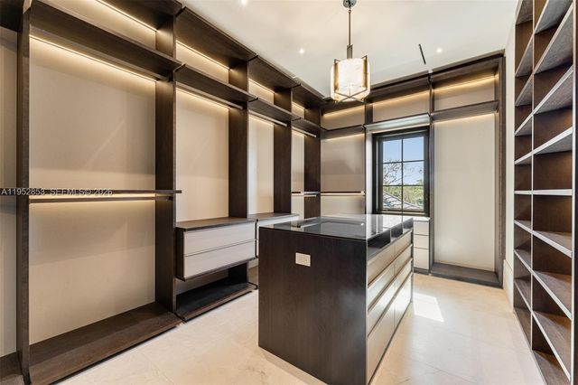 5901 SW 107th St, Pinecrest, FL 33156