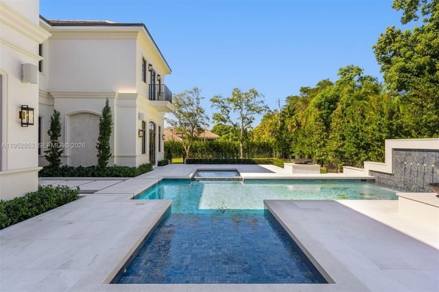 5901 SW 107th St, Pinecrest, FL 33156