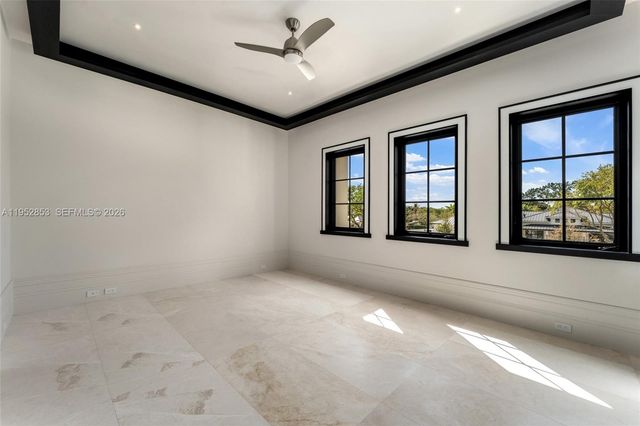 5901 SW 107th St, Pinecrest, FL 33156