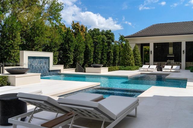 5901 SW 107th St, Pinecrest, FL 33156
