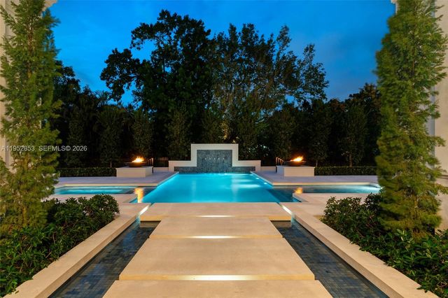 5901 SW 107th St, Pinecrest, FL 33156