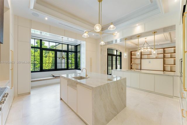 5901 SW 107th St, Pinecrest, FL 33156