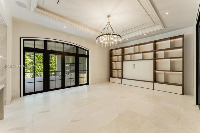 5901 SW 107th St, Pinecrest, FL 33156