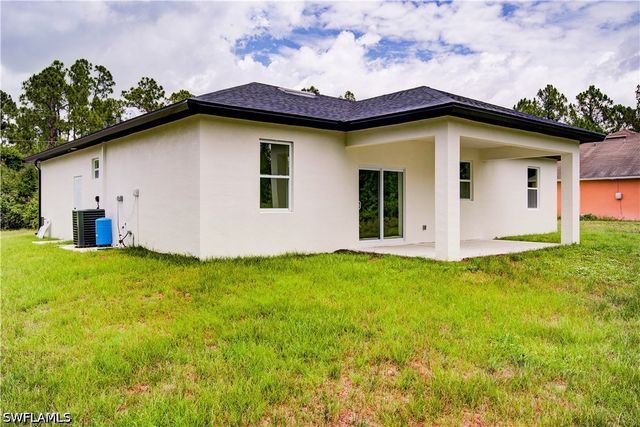 1020 Carroll ST E, Lehigh Acres, FL 33974
