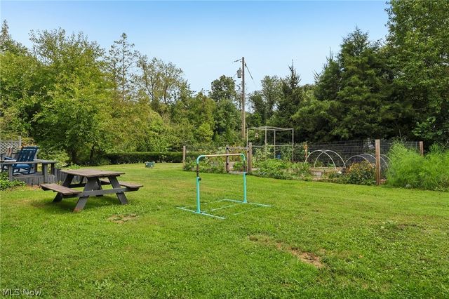21 Harmony Hills Drive, Akron, OH 44321