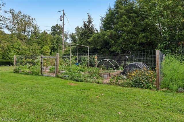 21 Harmony Hills Drive, Akron, OH 44321
