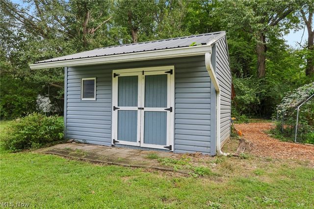 21 Harmony Hills Drive, Akron, OH 44321