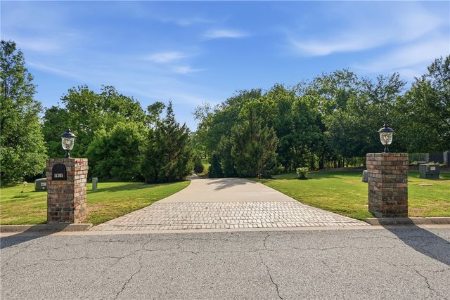 11305 Pembrook Circle, Bentonville, AR 72712