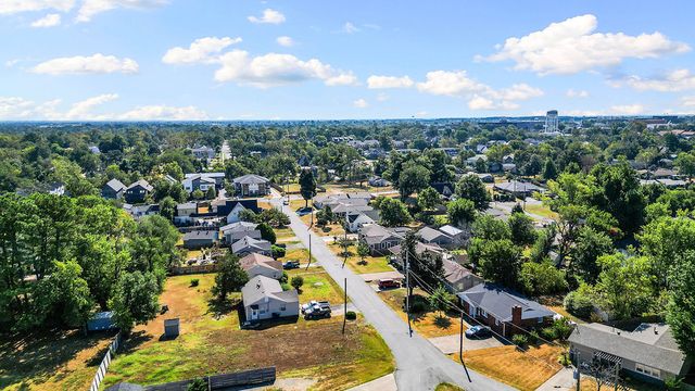 716 NW 6th Street, Bentonville, AR 72712