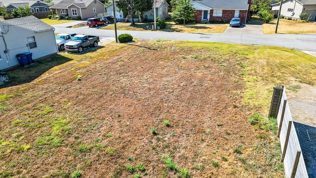 716 NW 6th Street, Bentonville, AR 72712