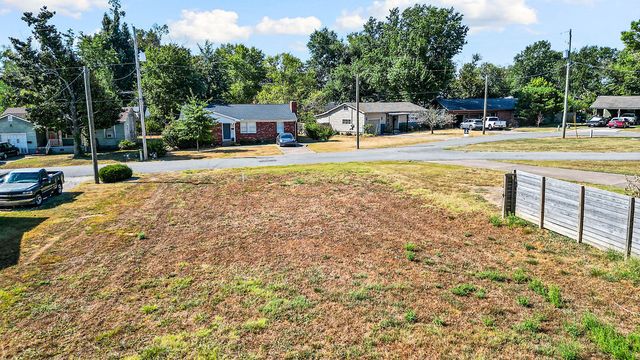 716 NW 6th Street, Bentonville, AR 72712