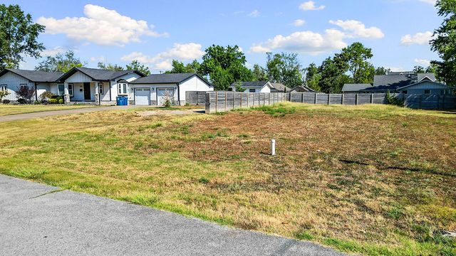 716 NW 6th Street, Bentonville, AR 72712