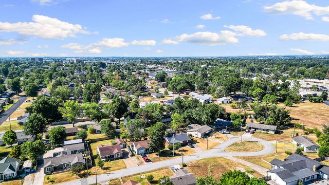 716 NW 6th Street, Bentonville, AR 72712