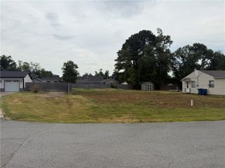 716 NW 6th Street, Bentonville, AR 72712