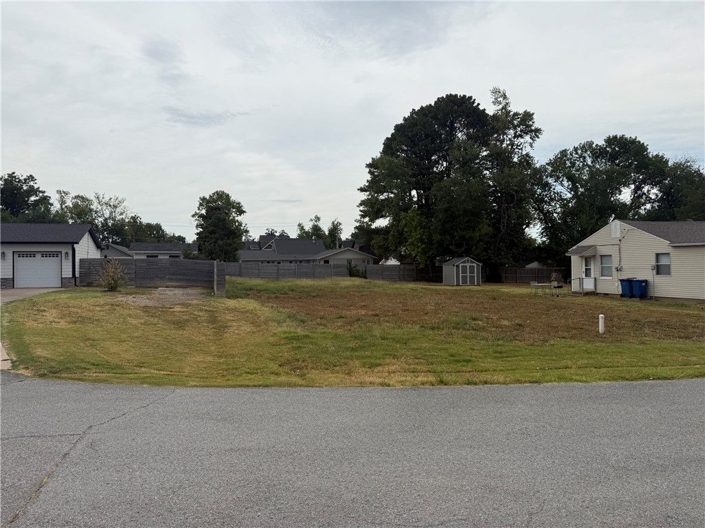 716 NW 6th Street, Bentonville, AR 72712