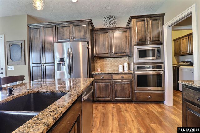 18954 Pratt Street, Elkhorn, NE 68022