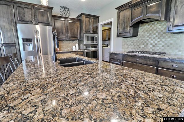18954 Pratt Street, Elkhorn, NE 68022
