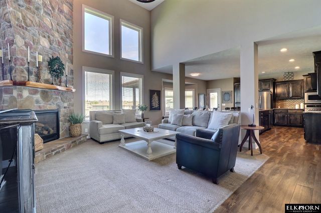 18954 Pratt Street, Elkhorn, NE 68022
