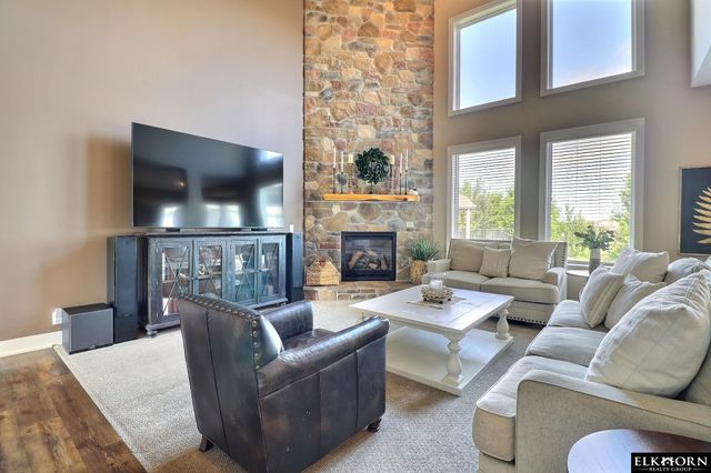 18954 Pratt Street, Elkhorn, NE 68022