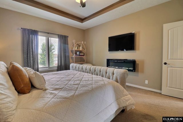 18954 Pratt Street, Elkhorn, NE 68022