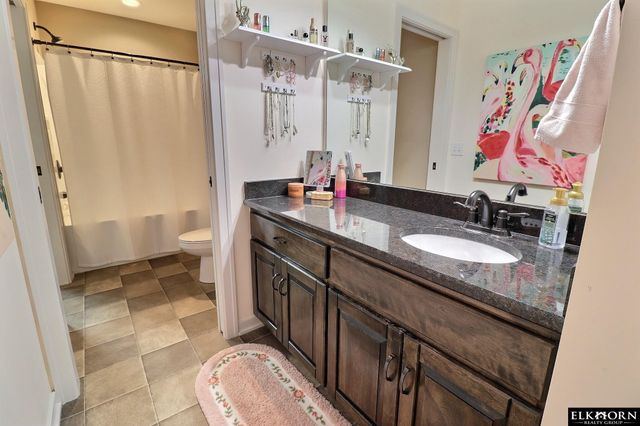 18954 Pratt Street, Elkhorn, NE 68022