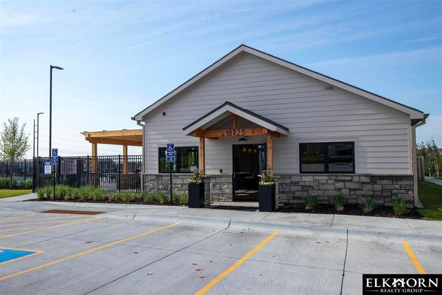 18954 Pratt Street, Elkhorn, NE 68022