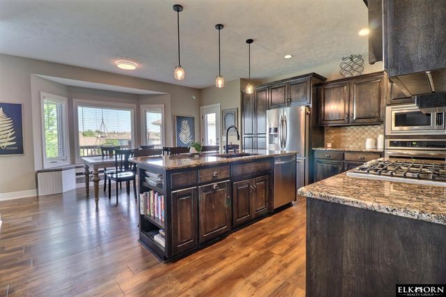 18954 Pratt Street, Elkhorn, NE 68022