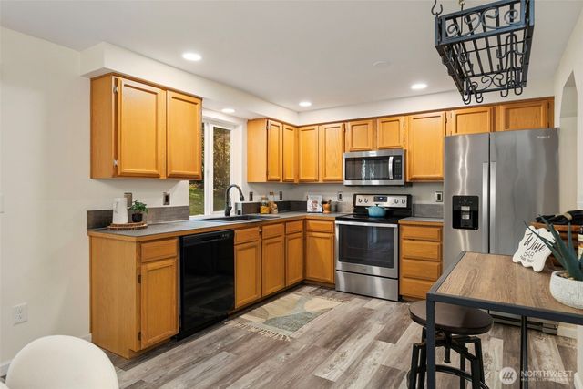 22445 Sunridge Way NE, Poulsbo, WA 98370