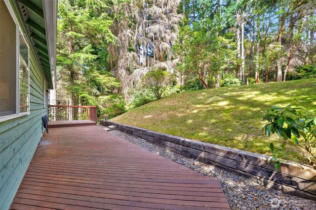 22445 Sunridge Way NE, Poulsbo, WA 98370