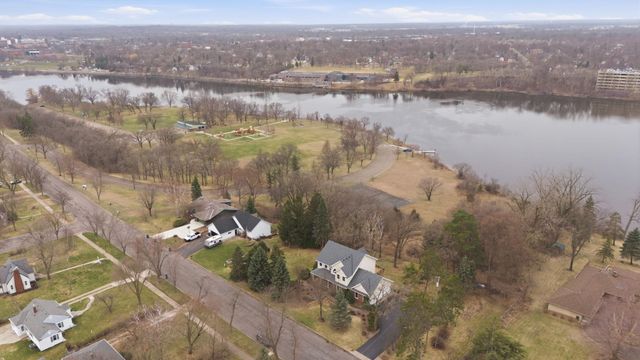 1403 Broadway Ave Avenue S, Sauk Rapids, MN 56379