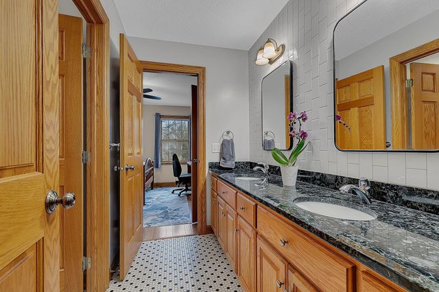 1403 Broadway Ave Avenue S, Sauk Rapids, MN 56379