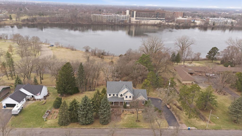 1403 Broadway Ave Avenue S, Sauk Rapids, MN 56379