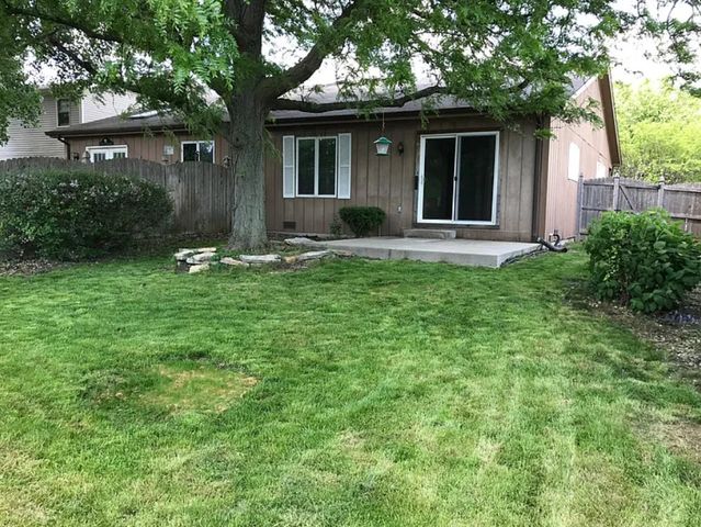 1324 Post Oak Court, Crest Hill, IL 60403