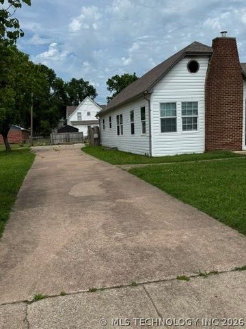 210 E Will Rogers Boulevard, Claremore, OK 74017
