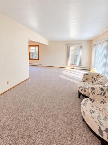 8706 W Courtland AVENUE, Milwaukee, WI 53225