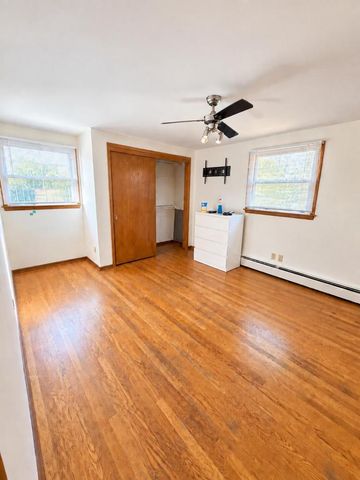 8706 W Courtland AVENUE, Milwaukee, WI 53225